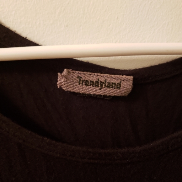 Trendyland Simple Short Sleeve Black Dress - Picture 4 of 8